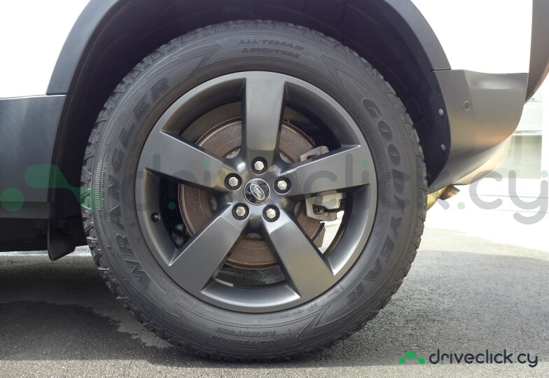 Land Rover Defender Белый