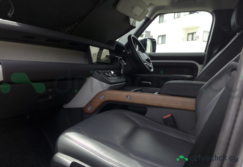 Land Rover Defender Белый