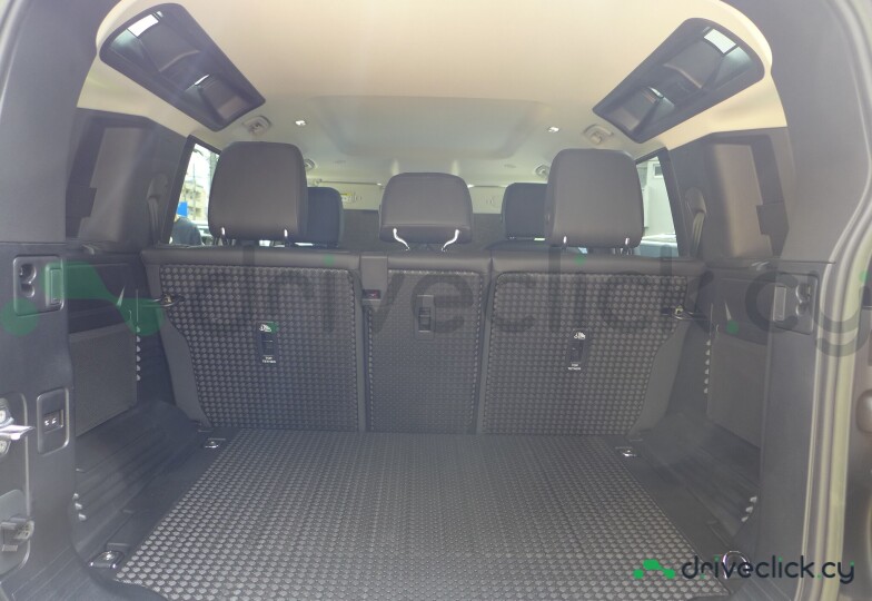 Land Rover Defender Белый