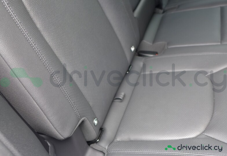 Land Rover Defender Белый