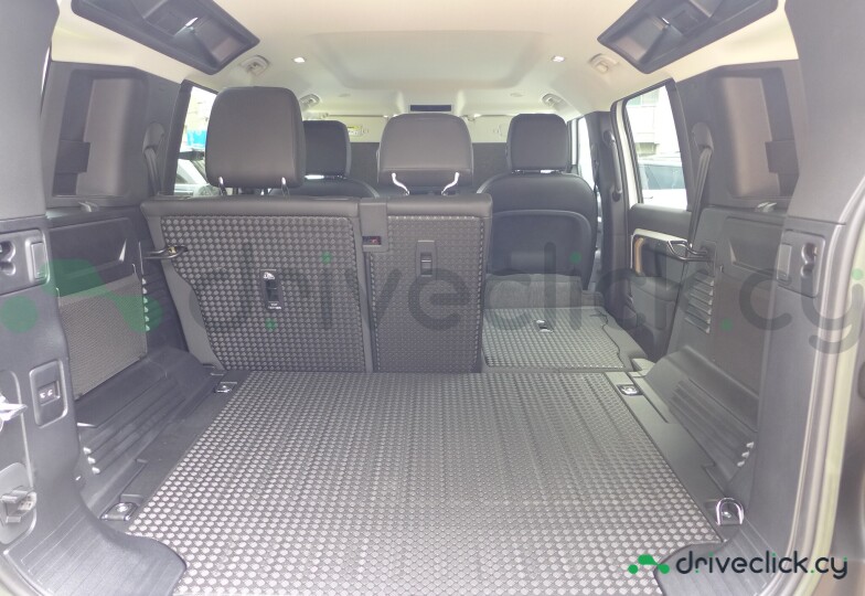 Land Rover Defender Белый