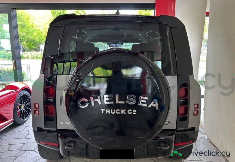 Land Rover Defender Серый