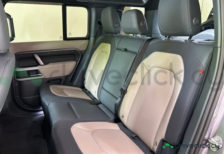 Land Rover Defender Серый
