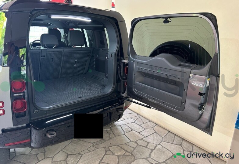 Land Rover Defender Серый