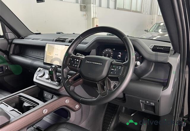 Land Rover Defender Черный