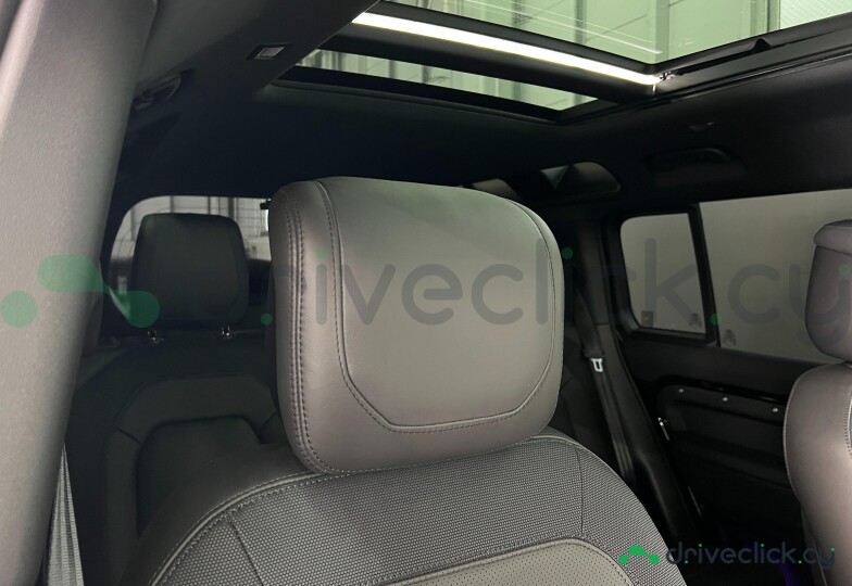 Land Rover Defender Черный