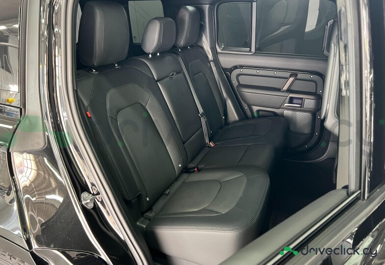 Land Rover Defender Черный