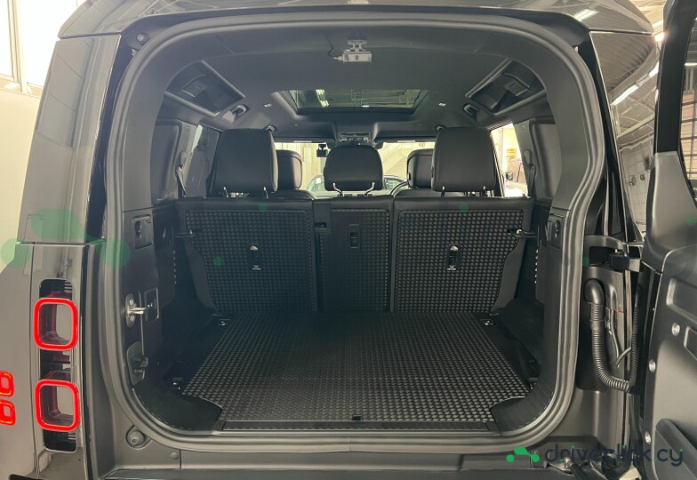 Land Rover Defender Черный