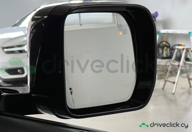 Land Rover Defender Черный