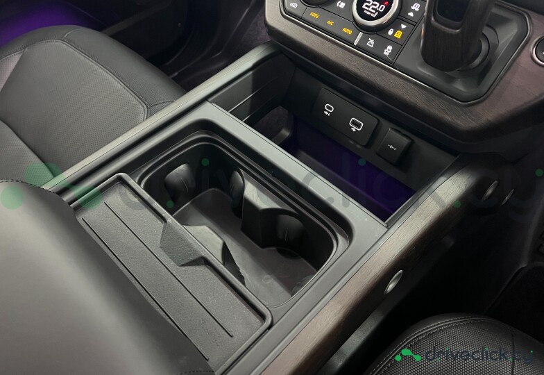 Land Rover Defender Черный