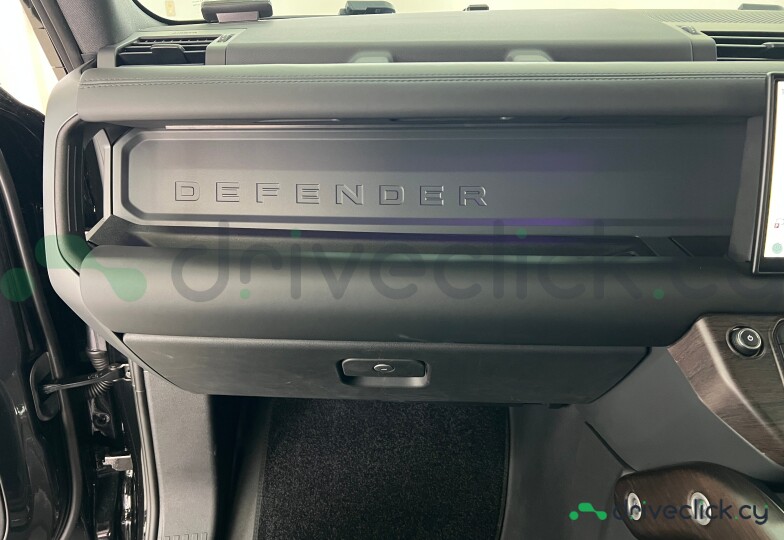 Land Rover Defender Черный