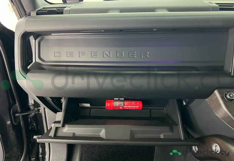 Land Rover Defender Черный