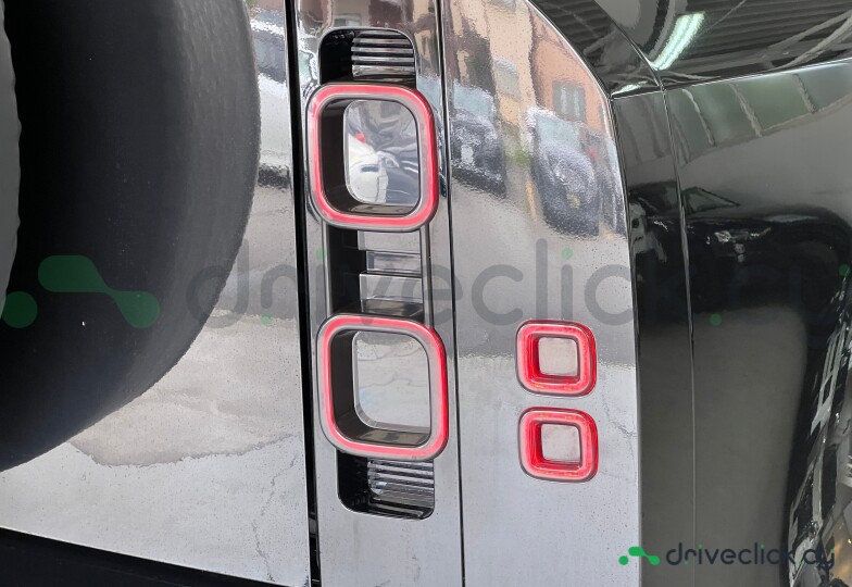 Land Rover Defender Черный