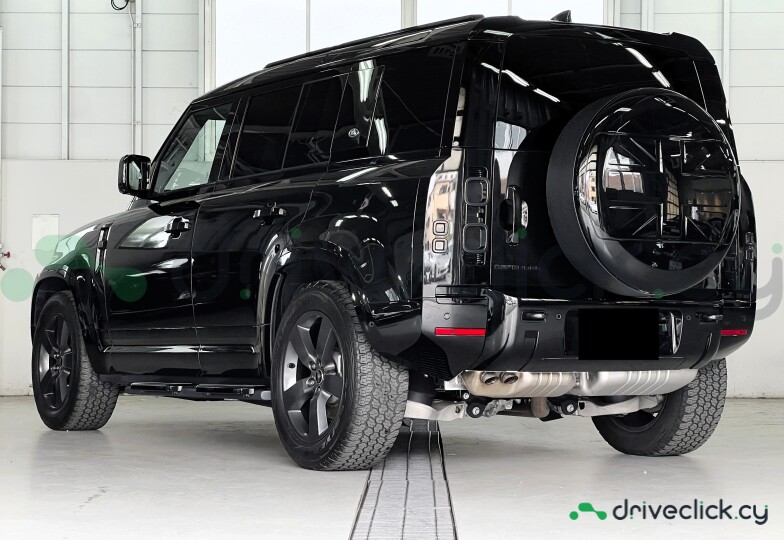 Land Rover Defender Черный
