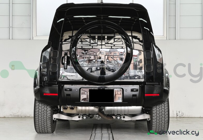 Land Rover Defender Черный