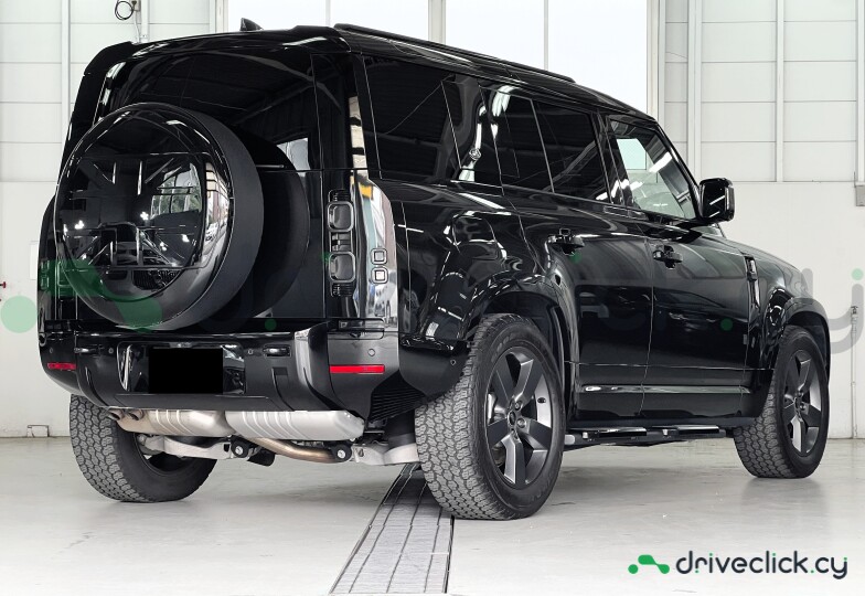Land Rover Defender Черный