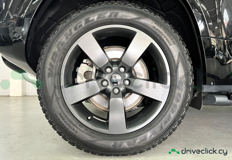 Land Rover Defender Черный