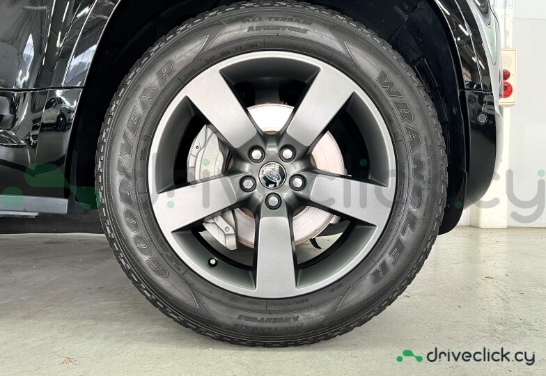 Land Rover Defender Черный