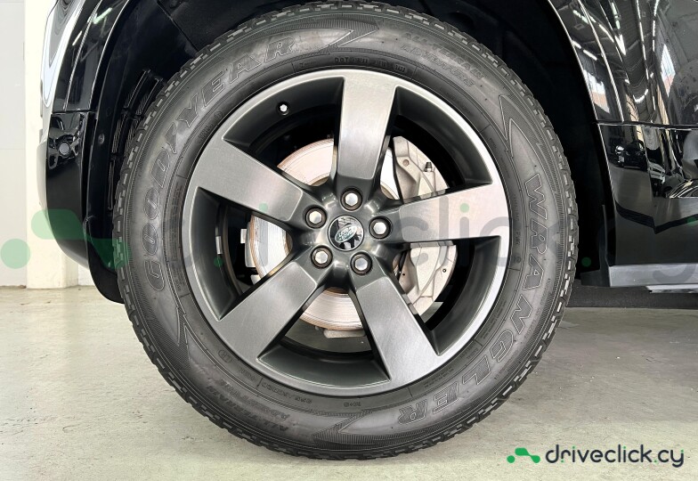 Land Rover Defender Черный