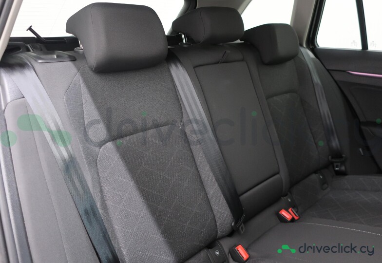 Volkswagen Golf Black