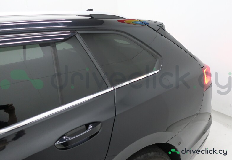 Volkswagen Golf Black
