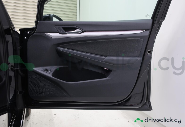 Volkswagen Golf Black