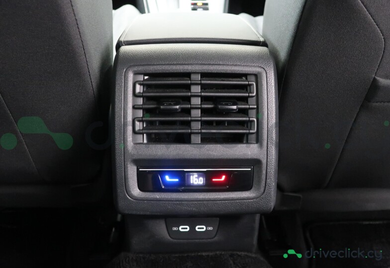 Volkswagen Golf Black