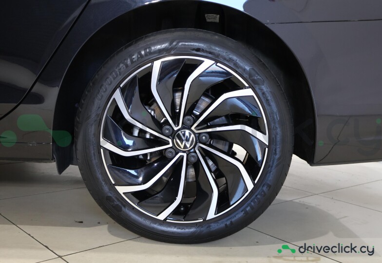 Volkswagen Golf Black