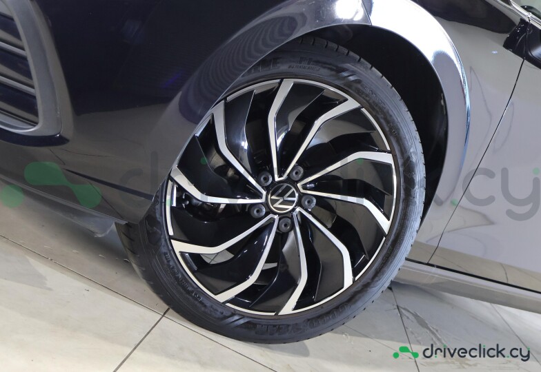 Volkswagen Golf Black
