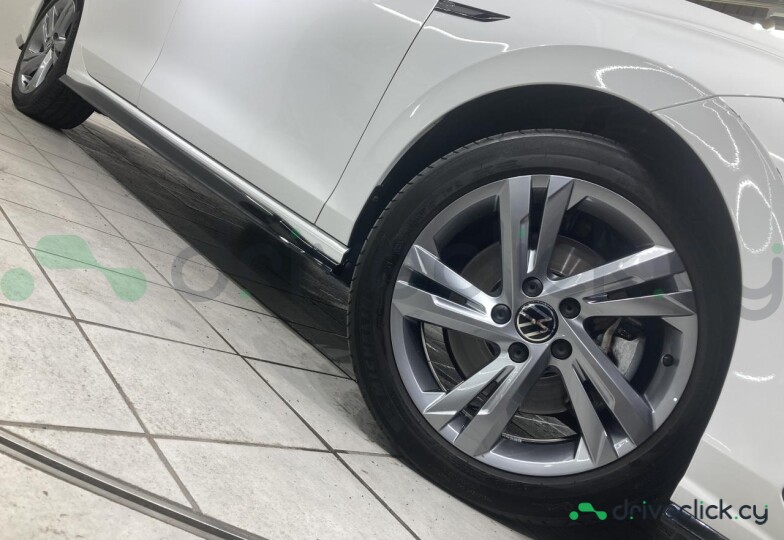 Volkswagen Golf White