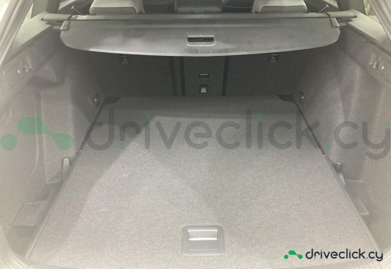 Volkswagen Golf White