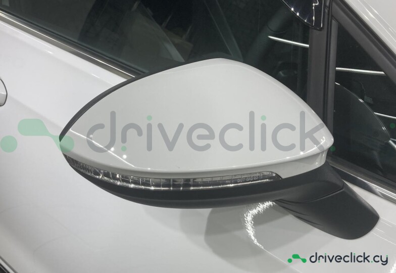 Volkswagen Golf White