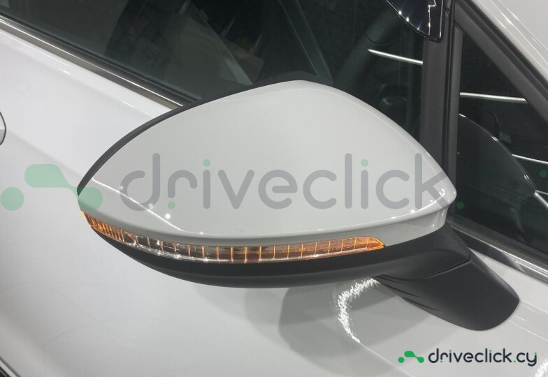 Volkswagen Golf White