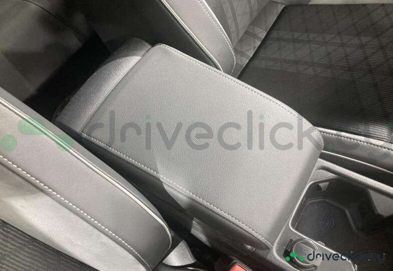 Volkswagen Golf White