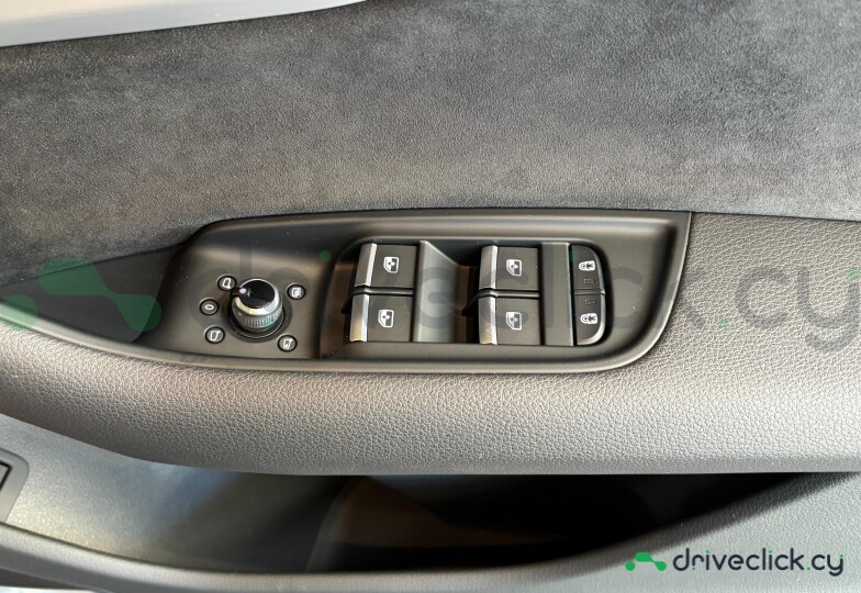 Audi Q7 Grey