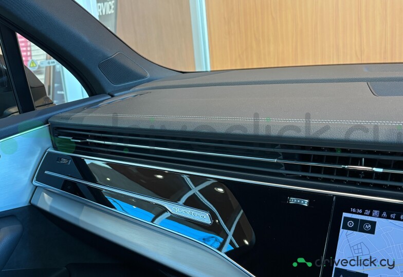 Audi Q7 Grey