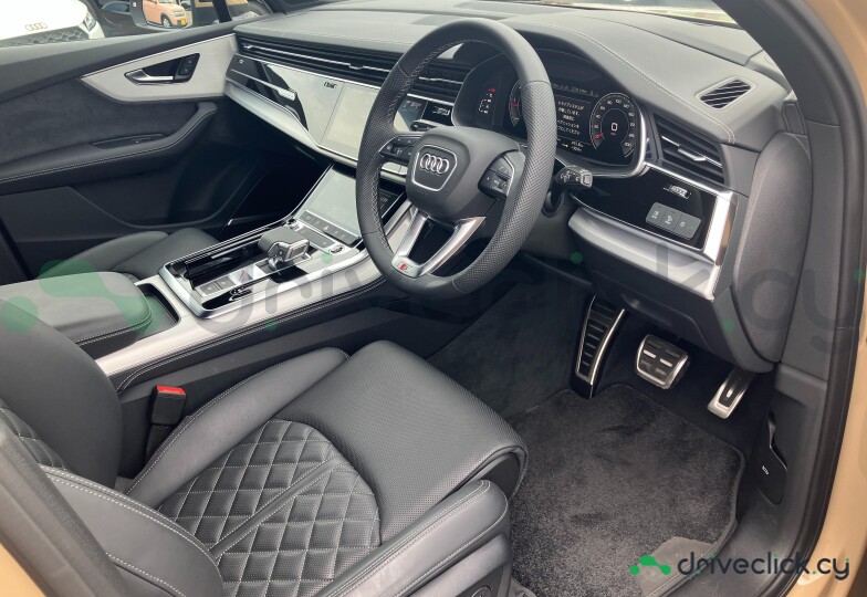 Audi Q7 Beige
