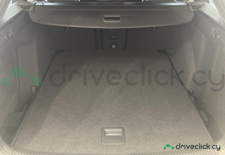 Volkswagen Golf White