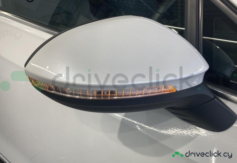 Volkswagen Golf White