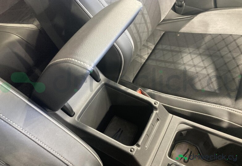 Volkswagen Golf White