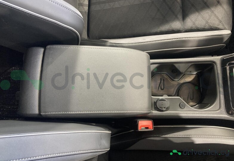 Volkswagen Golf White