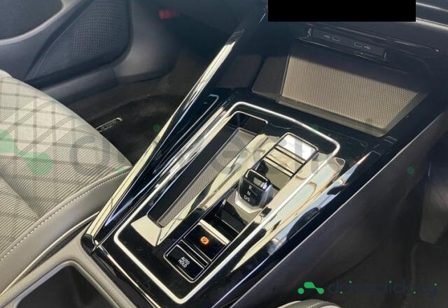 Volkswagen Golf White