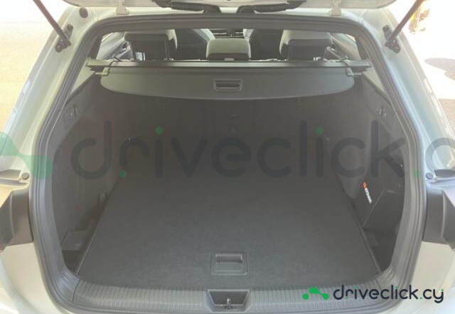 Volkswagen Golf White