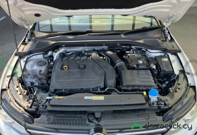 Volkswagen Golf White