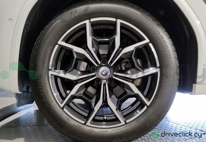 BMW X4 White