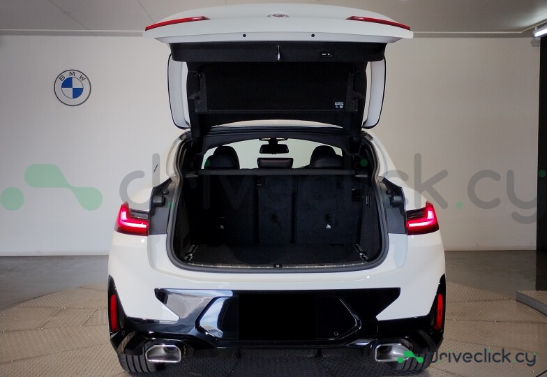 BMW X4 White