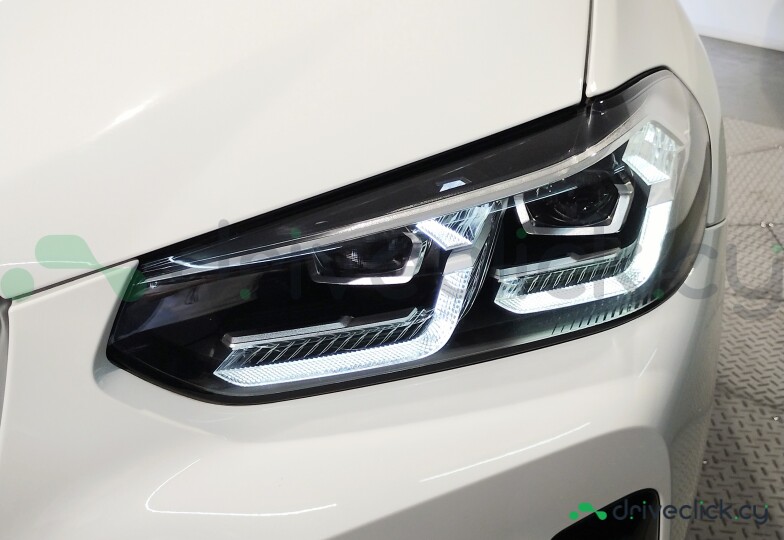 BMW X4 White
