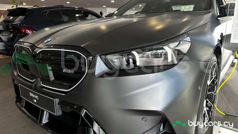 BMW M5 Серый