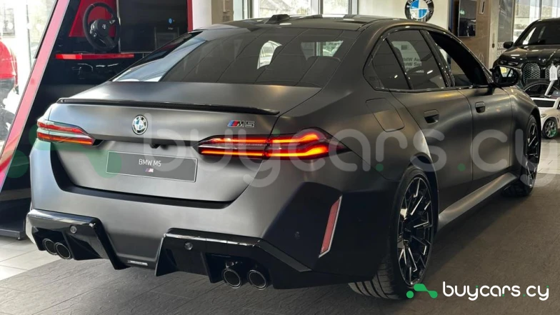 BMW M5 Серый