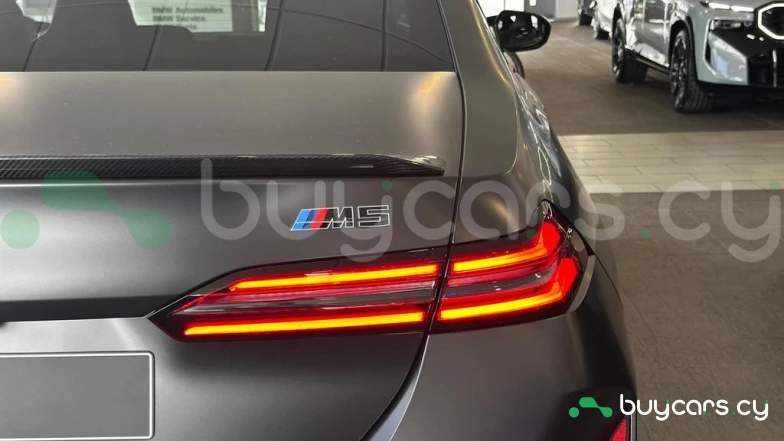 BMW M5 Серый